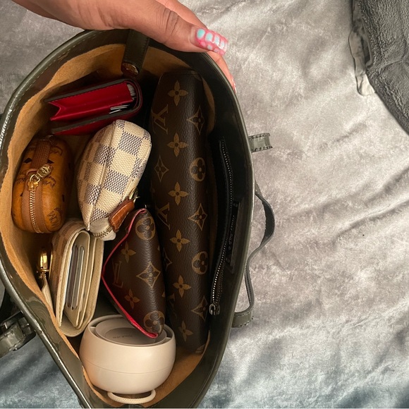 Jimmy Choo Sasha Tote - Picture 12 of 12